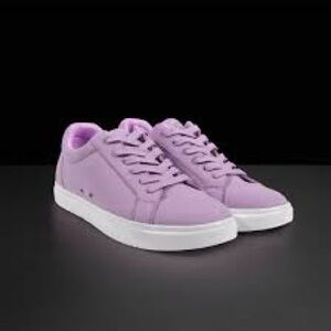 Fuego Lavender Low-top dance sneaker size 5.5 women 4.5 youth